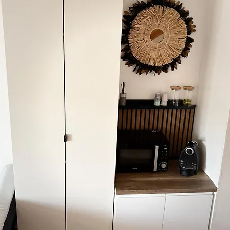 Royale - T1 Bis De 31m2 - Proche Centre La Rochelle (Charente-Maritime)